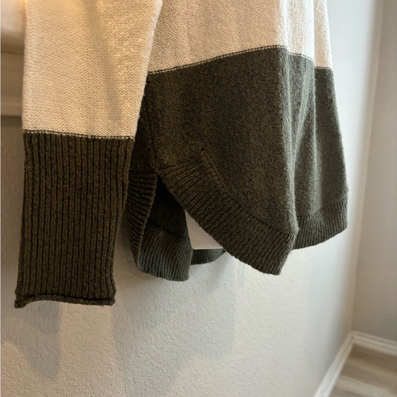 Lety & Me Whitney Colorblock Long Sleeve Sweater - Picture 2 of 6